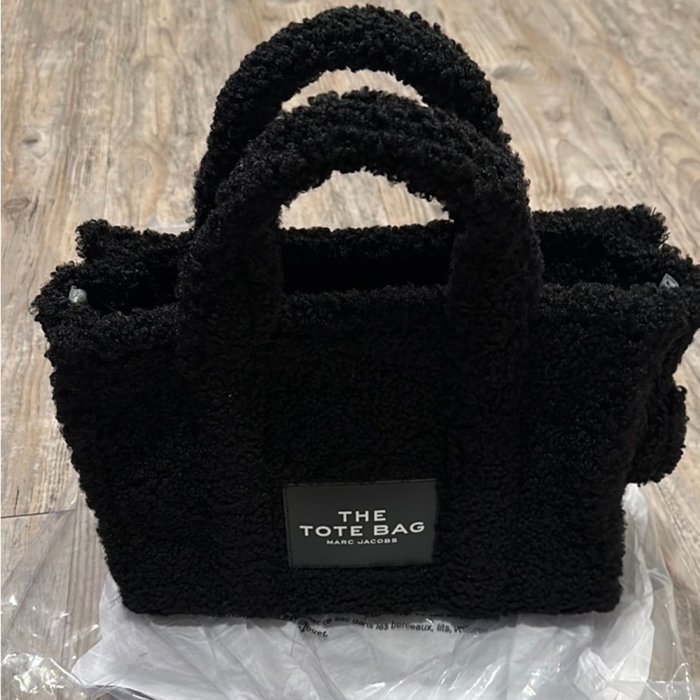 COPY - Marc Jacobs Teddy traveler tote bag in size small.